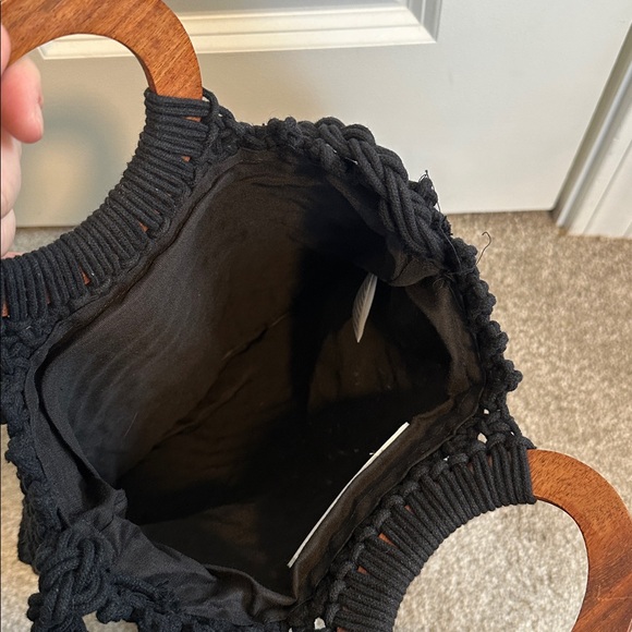 NWOT Danielle Nicole Macrame Crossbody Fringe Wood Handle Bag in Black - Picture 11 of 11